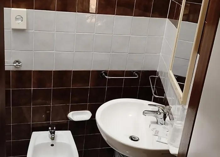 Zeus Hotel 3*