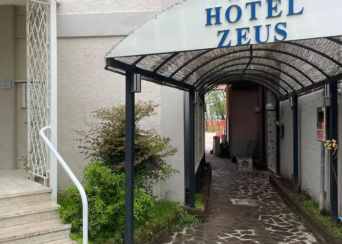 Zeus Hotel
