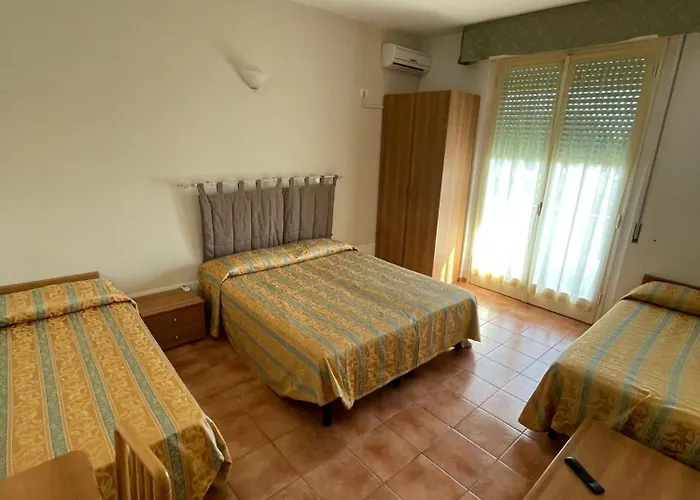 Zeus Hotel 3*