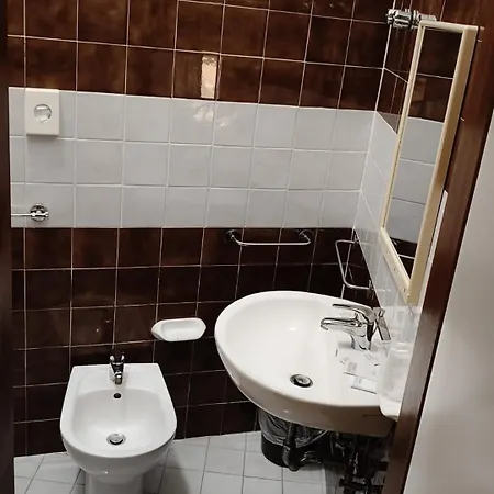Zeus Hotel 3*
