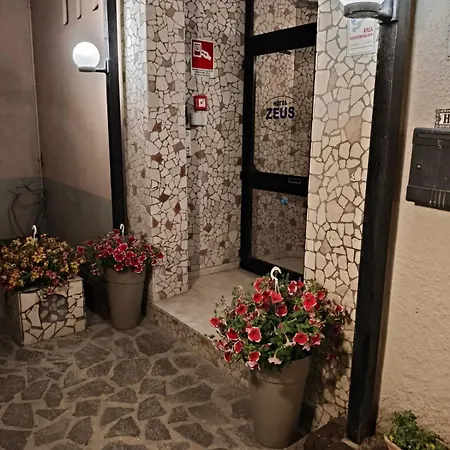 Hotel Zeus