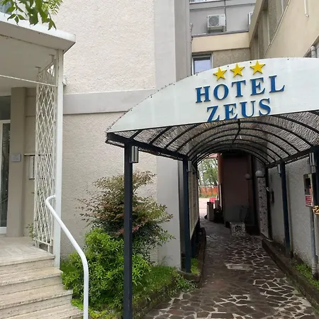 Zeus 3*