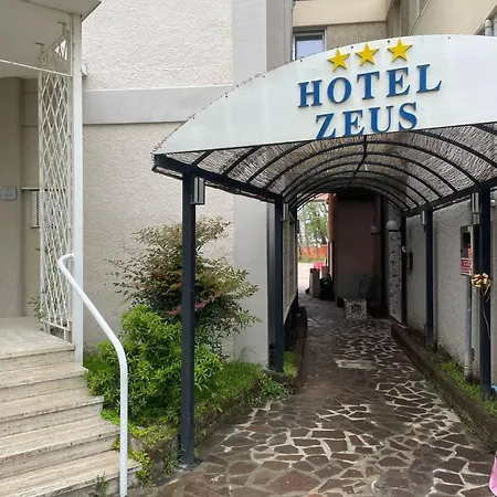 Zeus Hotel