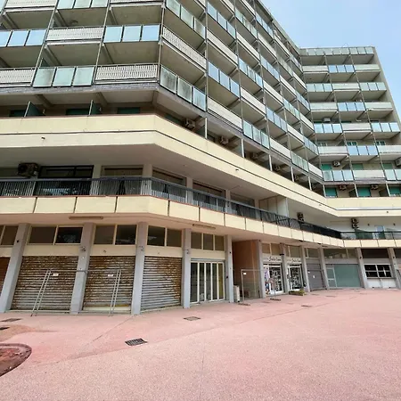 Zeus Hotel 3*