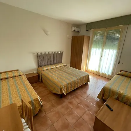 Zeus Hotel 3*